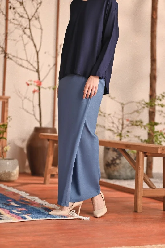 The Heiwa Women Folded Skirt - Blue West lace skirt elegant