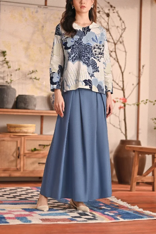 The Heiwa Women A-Line Skirt - Blue West chiffon skirt delicate