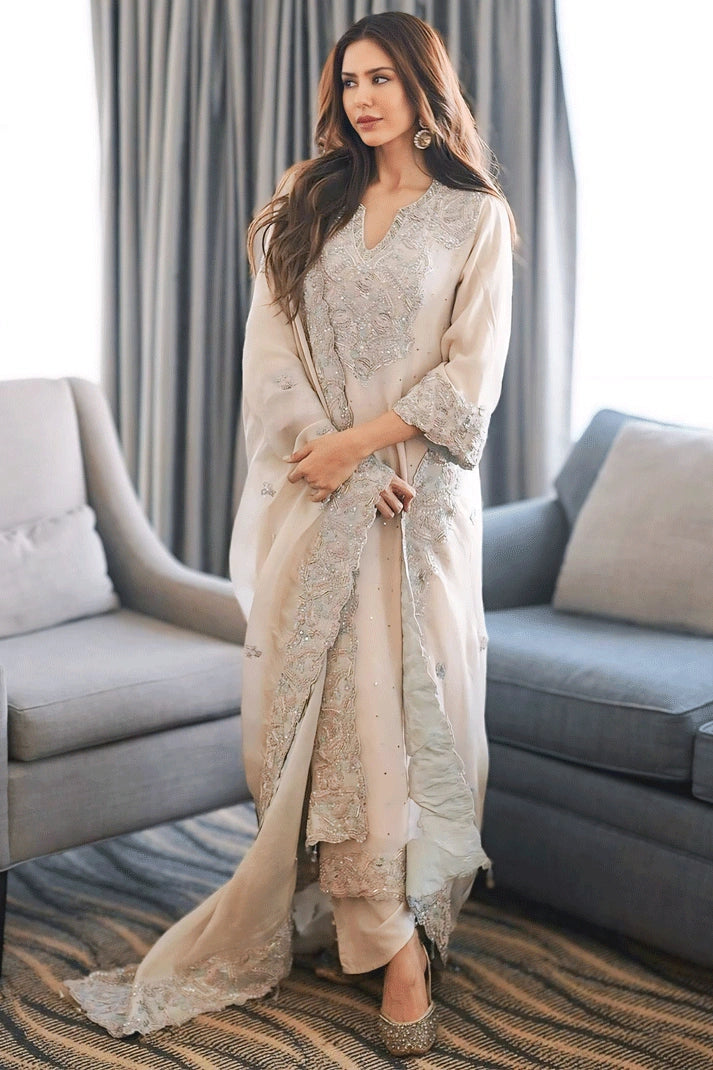 New Look Sonam Bajwa Cream Color Dress For Diwali Tunics Long Elegant