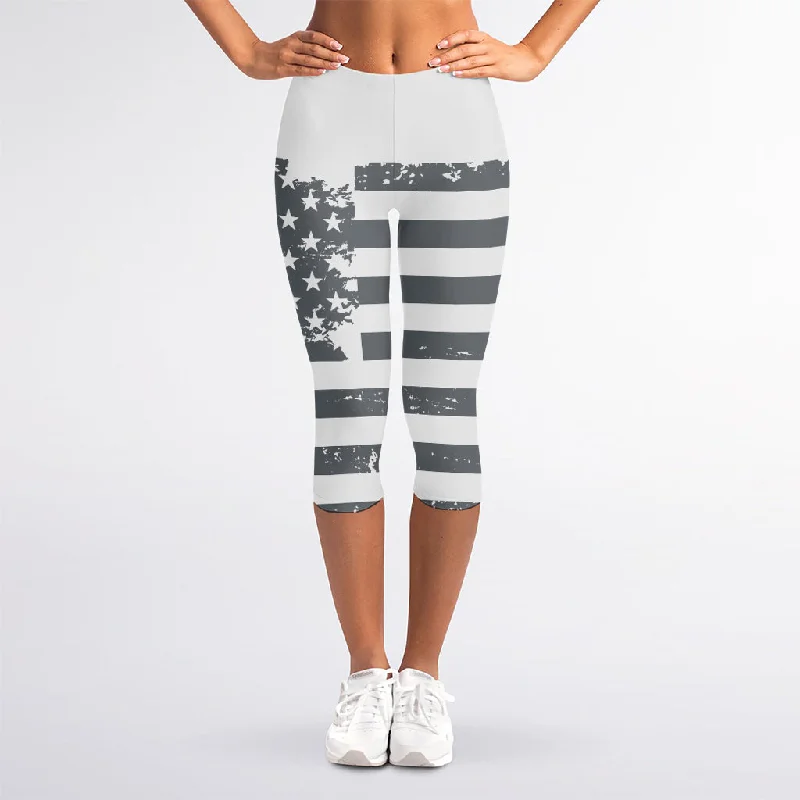 Grey Grunge American Flag Print Women's Capri Leggings Fashionable Floral Active Leggings