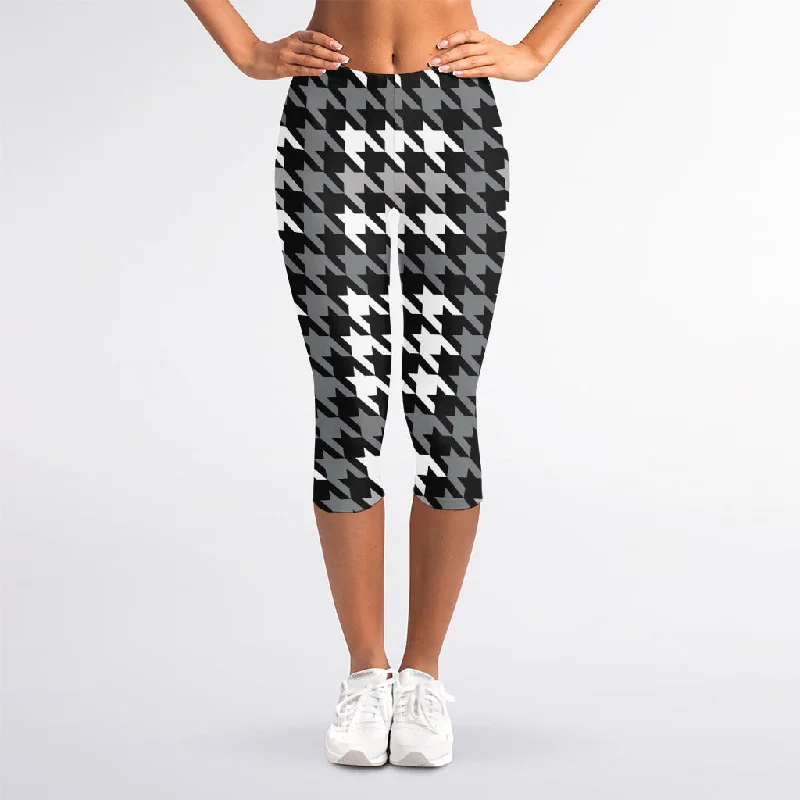 Grey Houndstooth Pattern Print Women's Capri Leggings Trendy Polka Dot Leggings