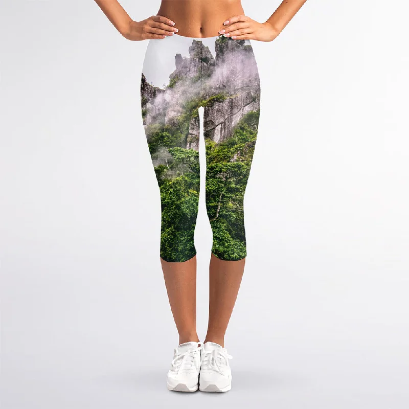 High Mountain Print Women's Capri Leggings Cozy Reflective Detail Leggings