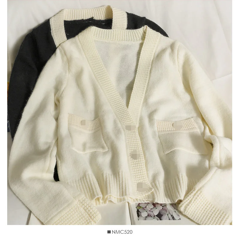 Korean contrast color stitched low neck three button long sleeve T-shirt 2005 Welt Pockets Slit Pockets Korean contrast color stitched low neck three button long sleeve T-shirt 2005 Welt Pockets Slit Pockets