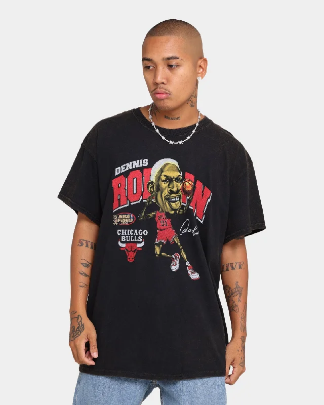 Mitchell & Ness Chicago Bulls Vintage Dennis Rodman Sign Short Sleeve T-Shirt Black Notch Collar Peter Pan Collar Cowl Neck