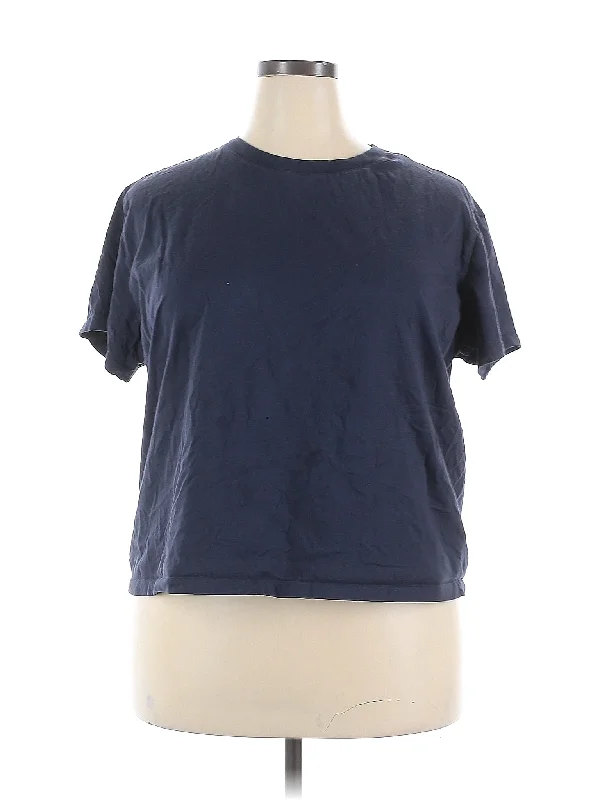 Short Sleeve T Shirt Zippered Buttoned Snapped